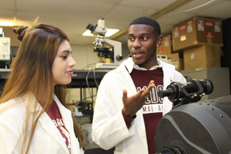 AAMU Students in lab