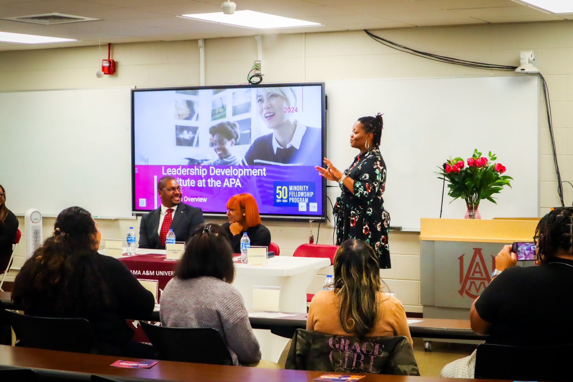 APA Professional Speaks to Psychology Students 