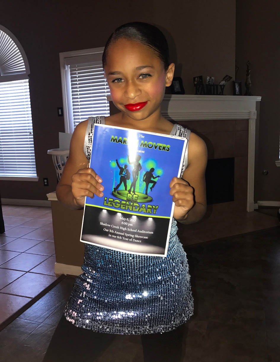 Londyn Phillips holds dance program as a young girl