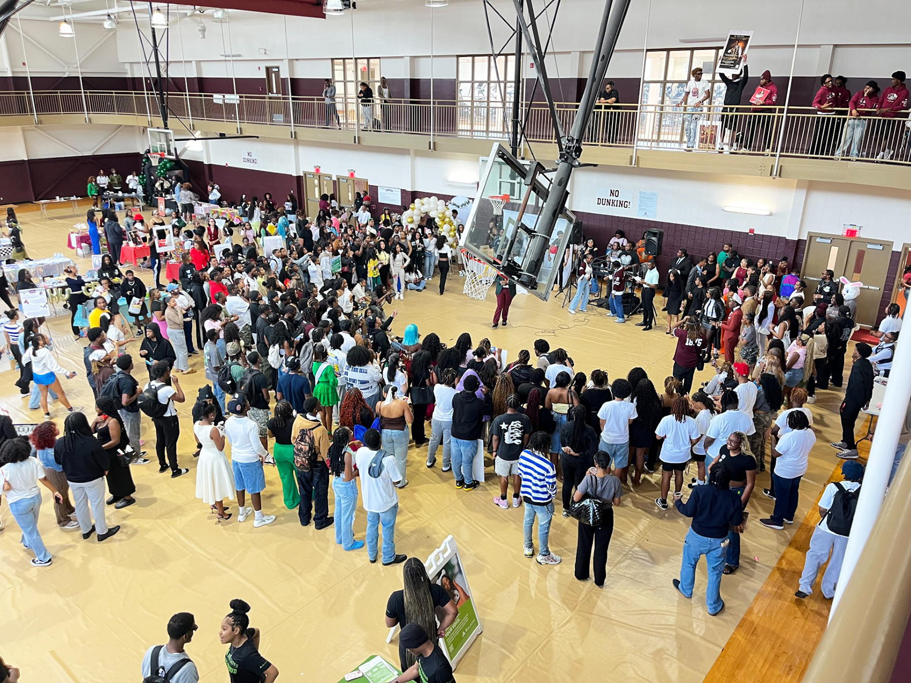 Large crowd of AAMU students at Regions Day Activation