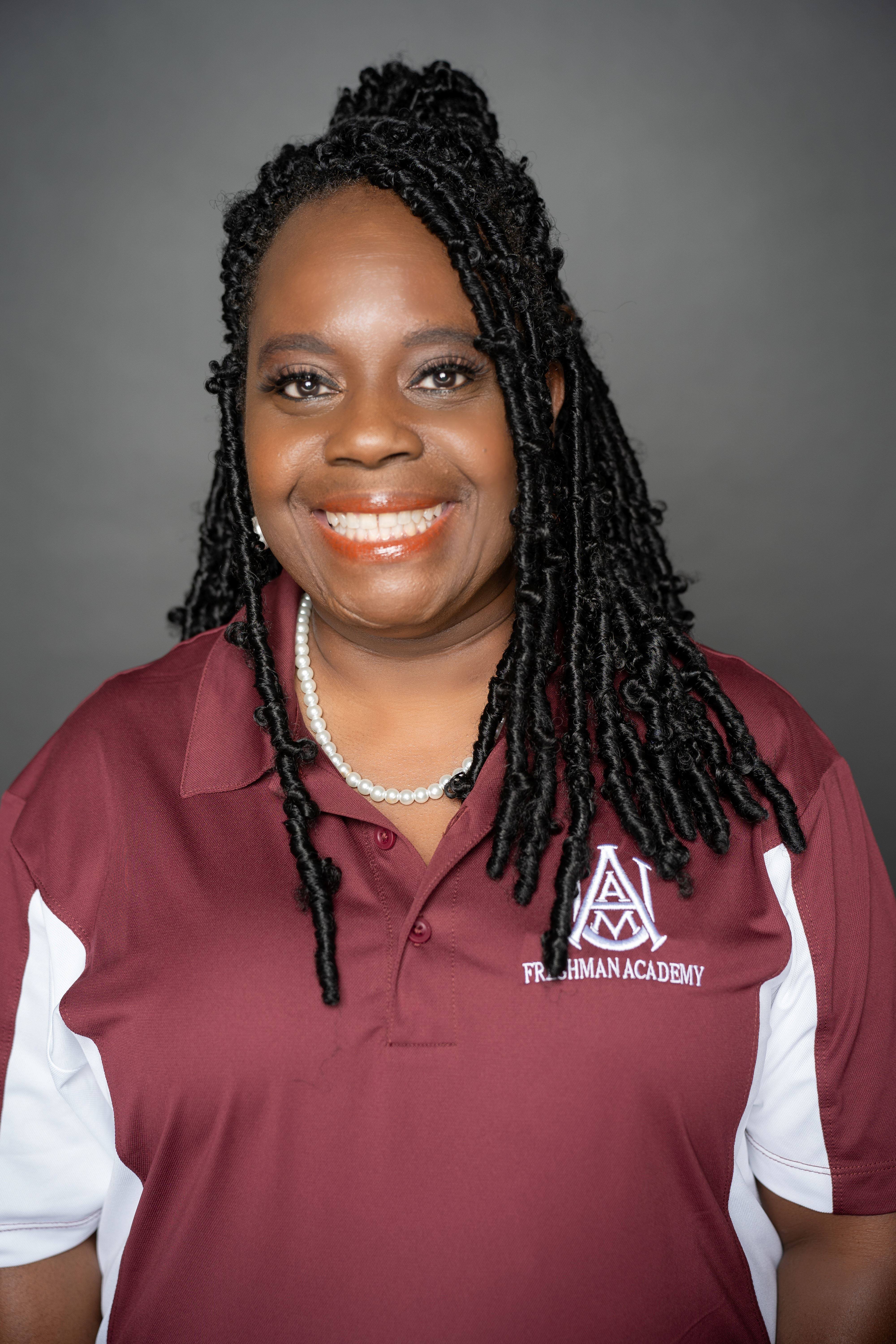 Photo of Tonya Briggins, LMSW, Academic Advisor/Mentor